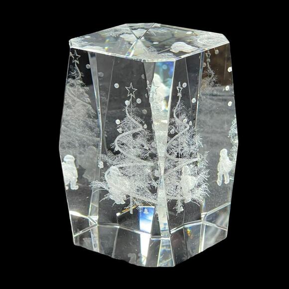 3D Engraved Laser Etched Glass Crystal Paperweight Christmas Tree Santa - Picture 1 of 10